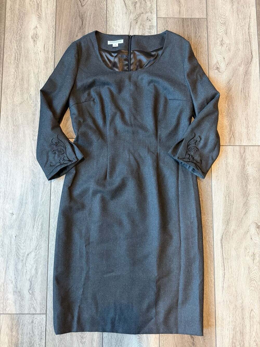 Pendleton Wool Sheath Dress Size 6 Gray Embroidered Cuffs